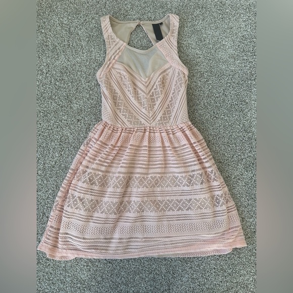 Light Pink Lace Dress | Size 3 - Picture 2 of 9